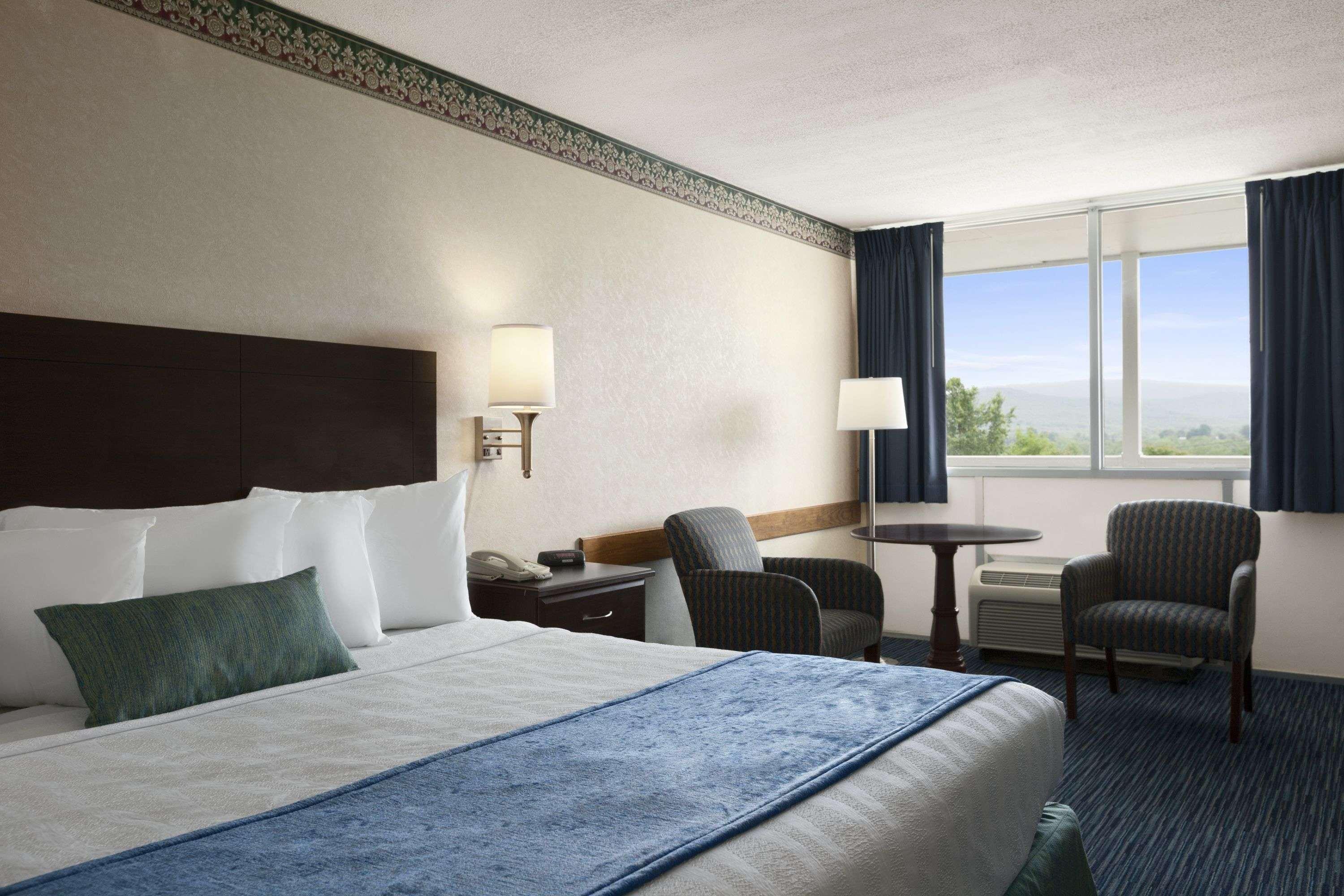 Days Inn By Wyndham Waynesboro Eksteriør billede