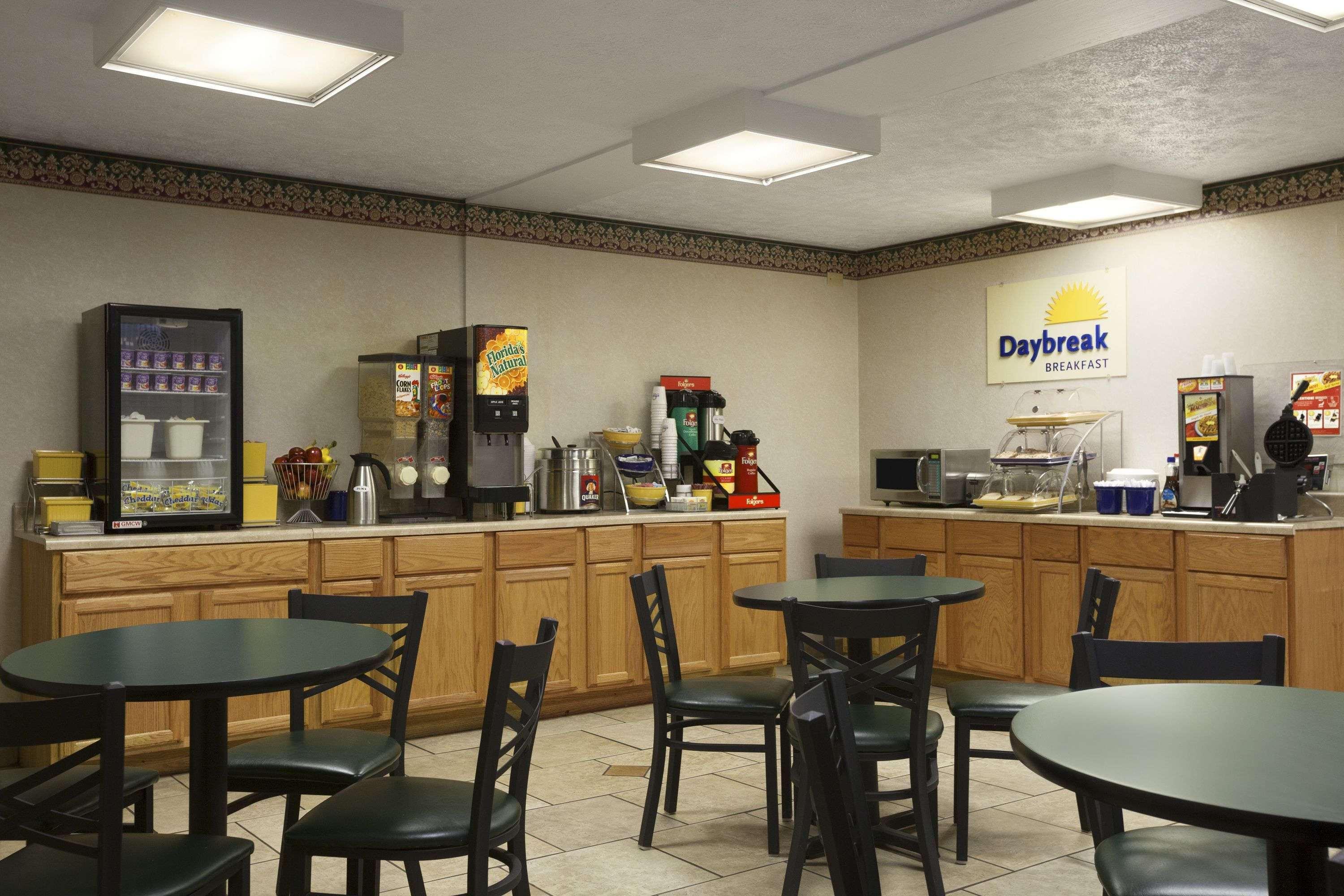 Days Inn By Wyndham Waynesboro Eksteriør billede